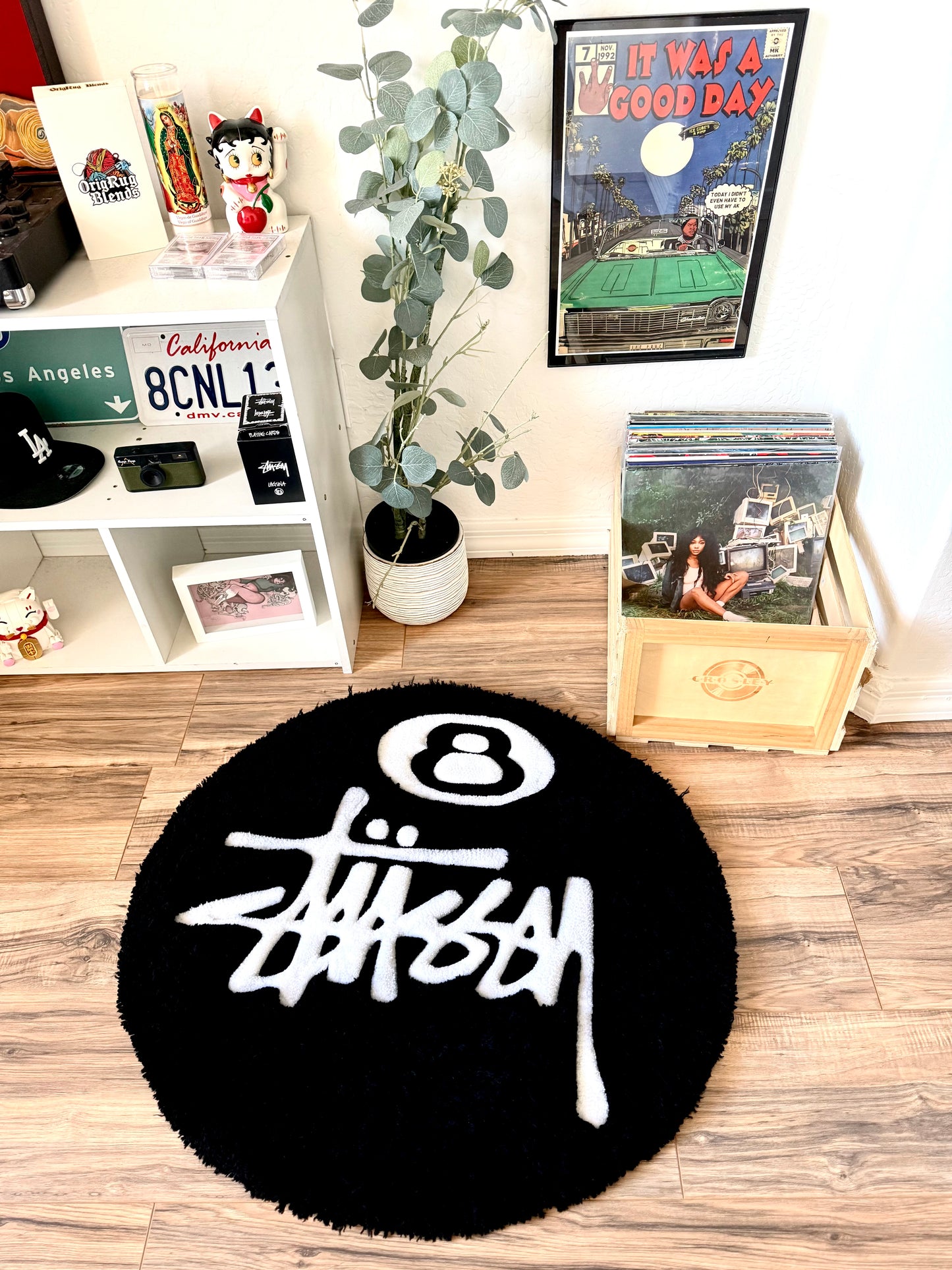Stu$$y Inspo 8 Ball Rug